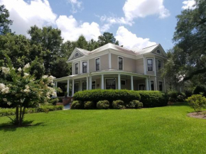 Отель Thomasville Bed and Breakfast  Томасвилл